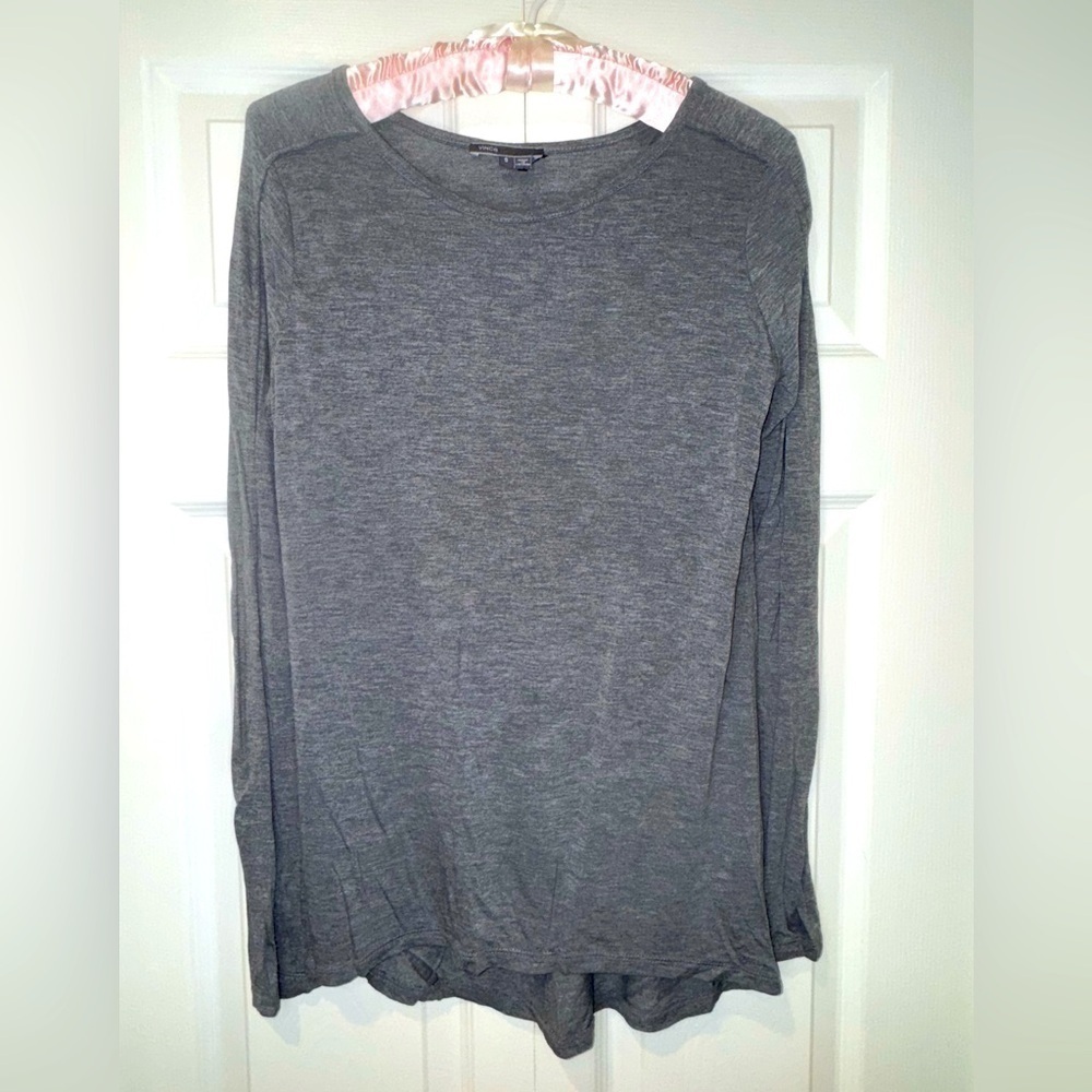 Vince Gray Long Sleeve Shirt Raw Seam Detail
at shoulder and back Sz Small EUC